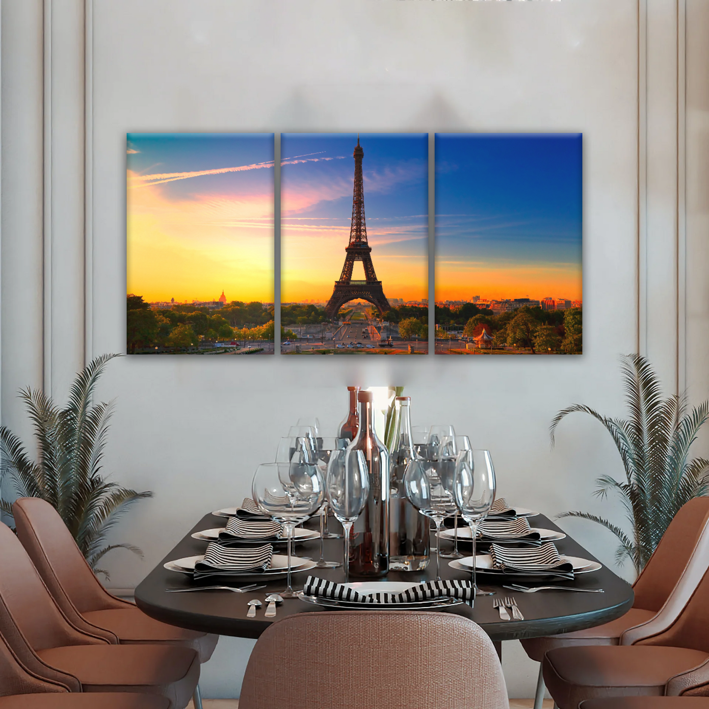 Sunset of Eiffel Tower in Paris France Canvas Print