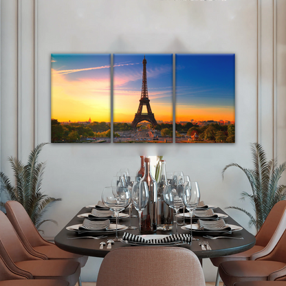 Sunset of Eiffel Tower in Paris France Canvas Print