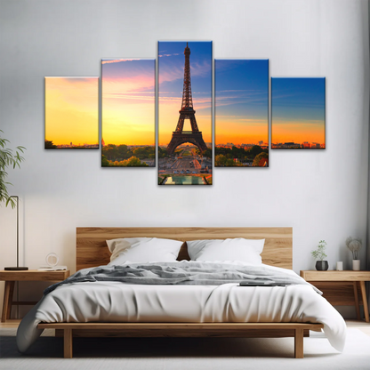 Sunset of Eiffel Tower in Paris France Canvas Print