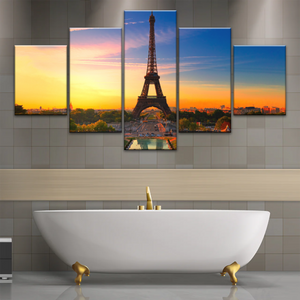 Sunset of Eiffel Tower in Paris France Canvas Print